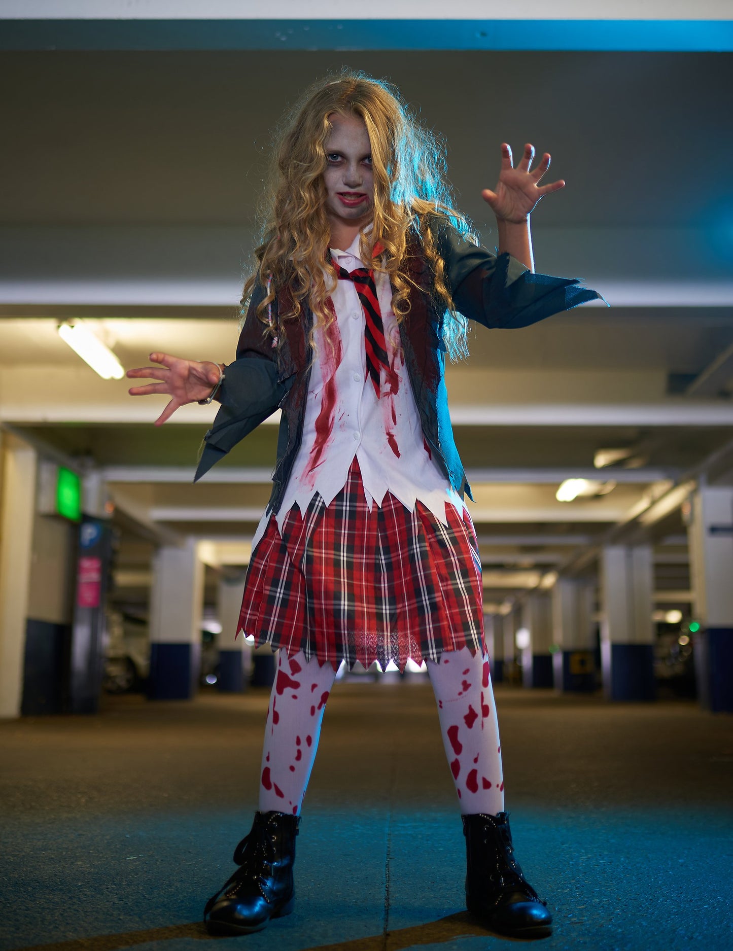 Хелоуин Zombie Schoolgirl маскировка